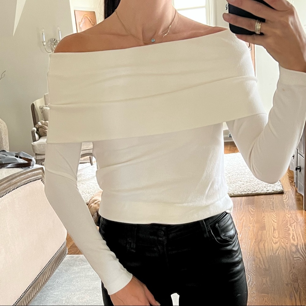 NWT white off the shoulder top. So flattering!